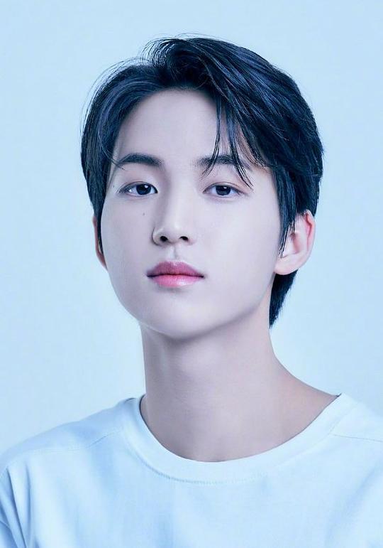 殷辉 Eun Hwi照片