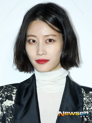 李贤怡 Hyun-yi Lee照片