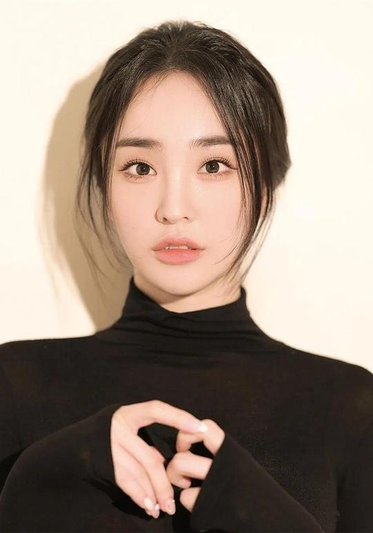 金娜玄 Kim Na-hyun照片