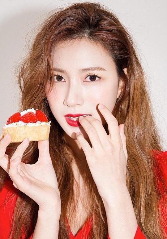 吴夏荣 Oh Ha Young照片