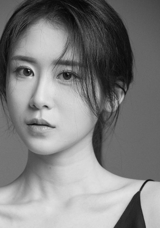 刘妍秀 Yu Yeon-Su照片