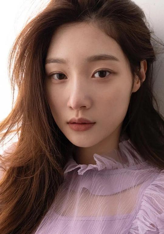 郑彩娟 Chae-yeon Jung照片