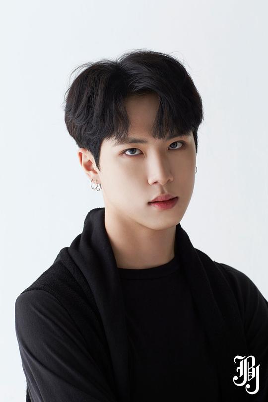 金东汉 Kim Dong-Han照片