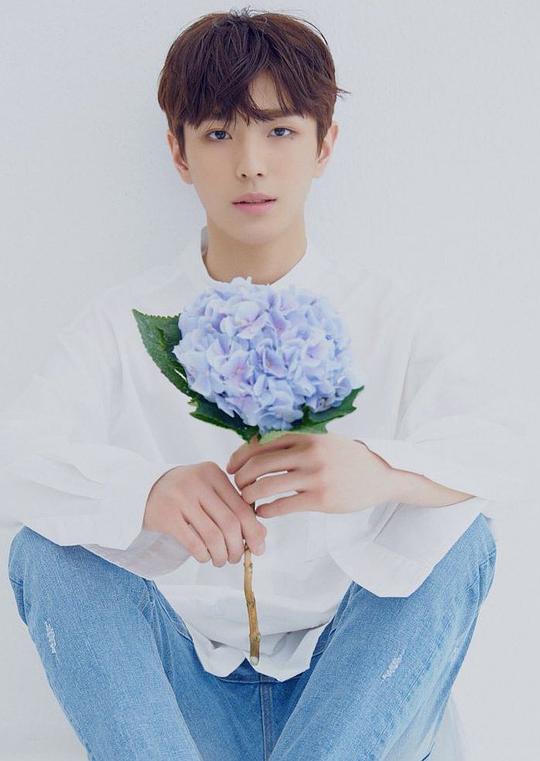 金龙熙 Kim Yong Hee照片