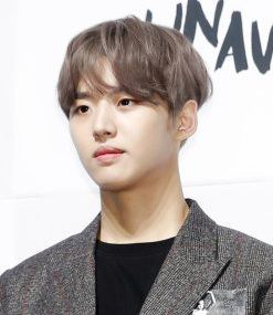 梁洪硕 Yang Hong-seok照片