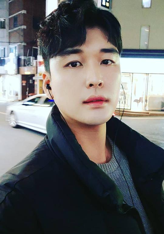 赵完真 Wan-jin Jo照片