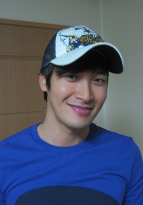 郑糠云 Kyeo-woon Jeong照片