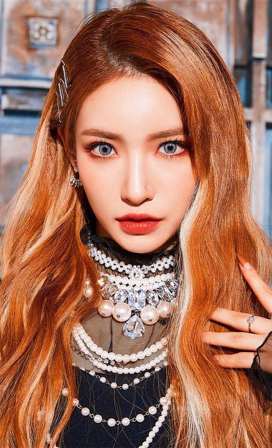 刘知媛 Bian照片