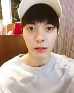 池韩率 Ji Han Sol照片