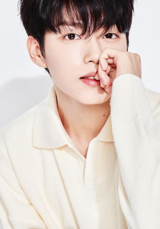 李津宇 Jin-woo Lee照片