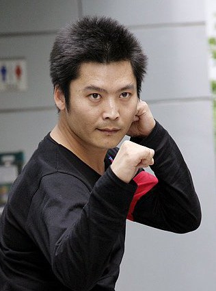 成泓日 Seong Hong-il照片
