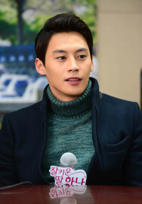 郑恩宇 Eun-woo Jeong照片