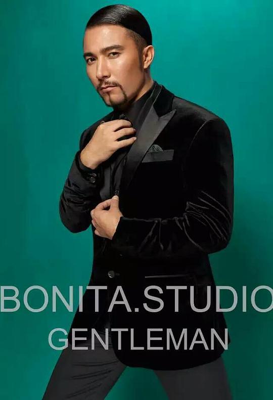 艾克拜尔·黑血 AKBER照片