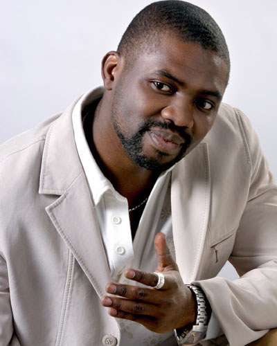 郝歌 Uwechue Emmanuel照片