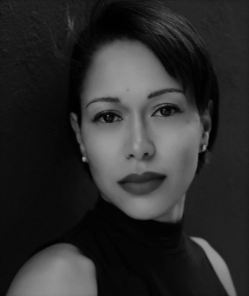 弗拉维娅·法泽达 Flavia Fazenda照片