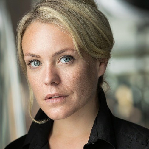 梅德雷妮·奈特 Madeleine Knight照片