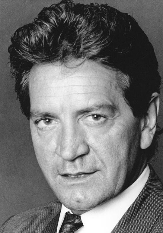 帕特里克·莫夫 Patrick Mower照片