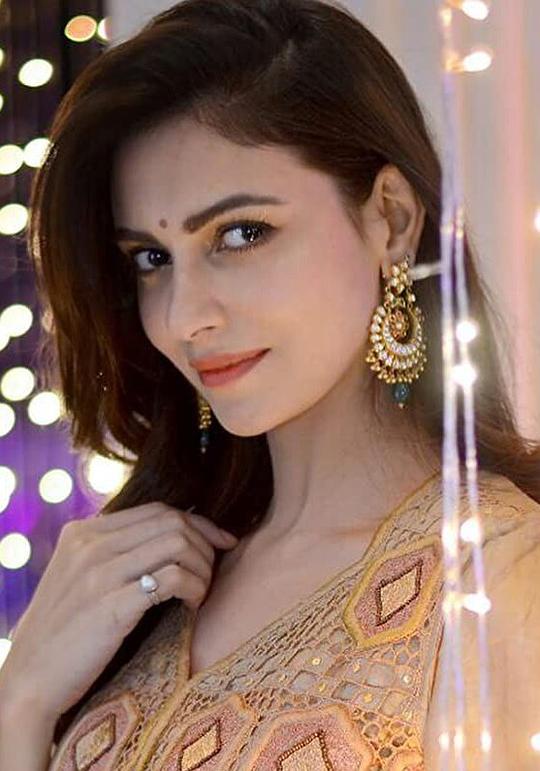 西姆兰·考尔·蒙迪 Simran Kaur Mundi照片