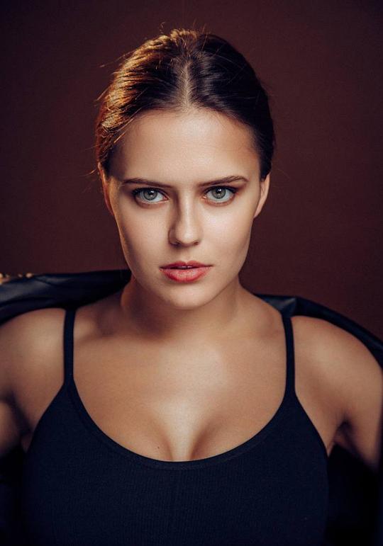 克谢尼娅·乌特希纳 Kseniya Utekhina照片