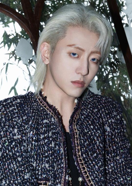 胡亚捷 Yajie Hu照片