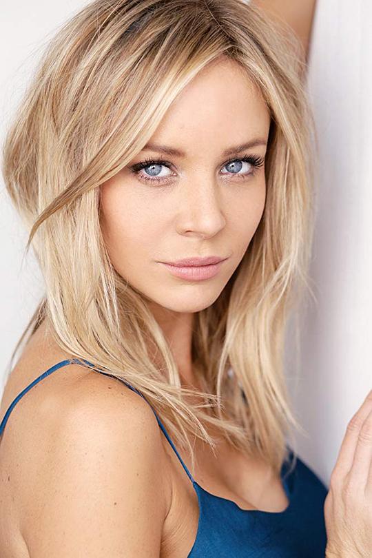 塔拉·霍尔特 Tara Holt照片