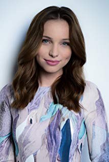 伊夫林·多布斯 Evelin Dobos照片