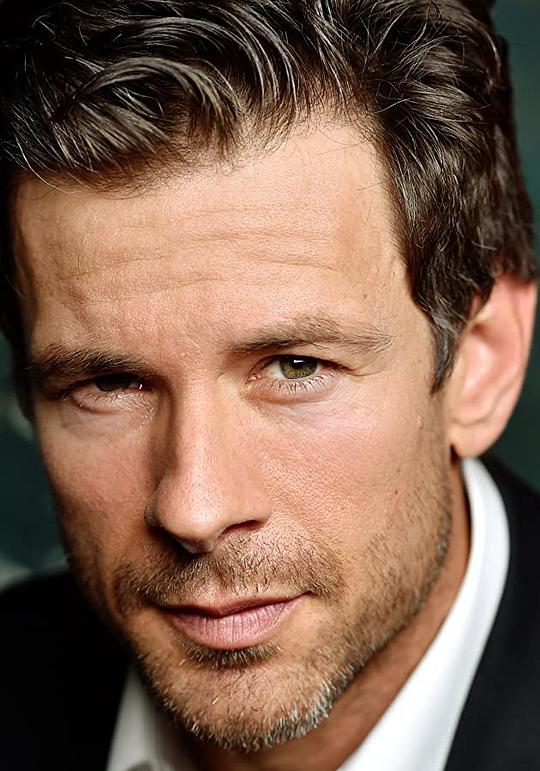 马修·波尔坎普 Matthew Pohlkamp照片