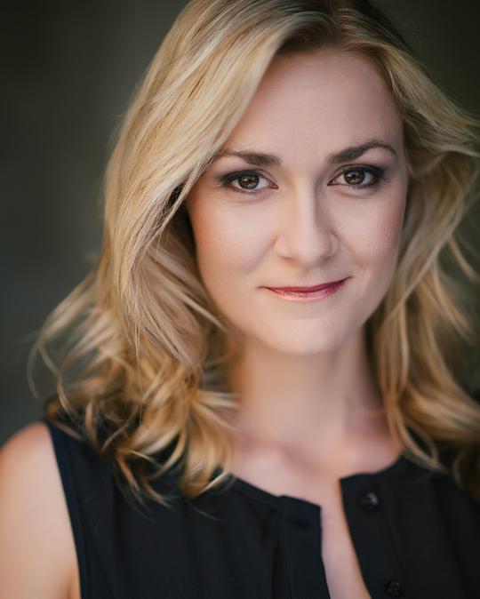 茱莉亚·比林顿 Julia Billington照片