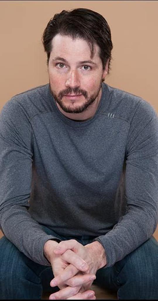 Jayson Therrien照片