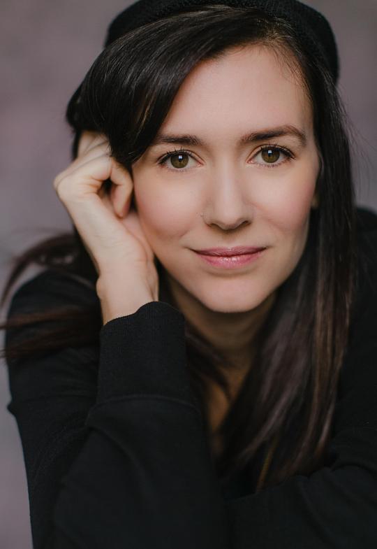 劳拉·阿德金 Laura Adkin照片