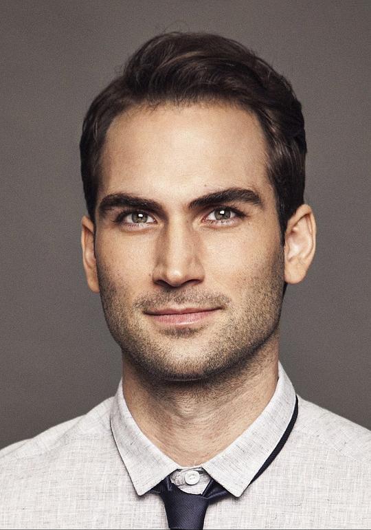 吉尔斯·潘顿 Giles Panton照片