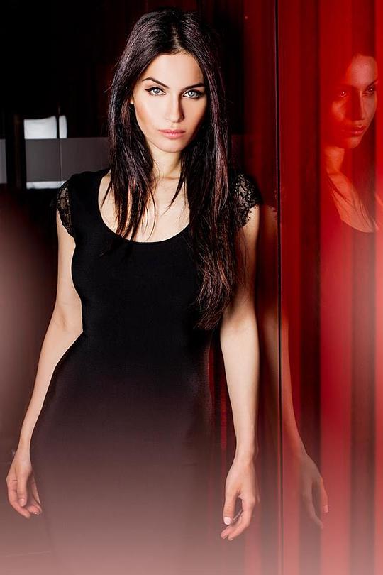 乔丹娜·拉茹瓦 Jordana Lajoie照片