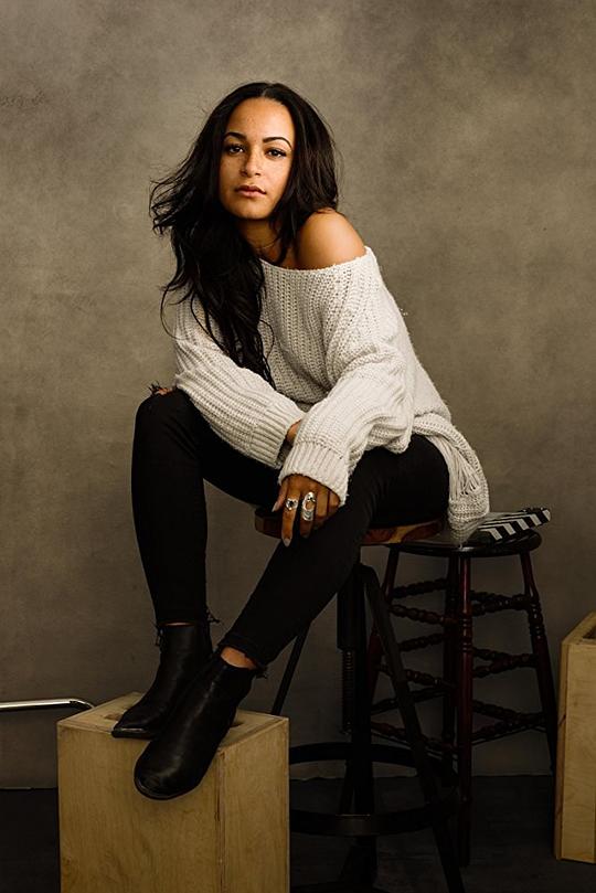 卡莉娜·埃文斯 Karena Evans照片