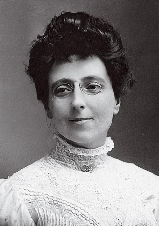 露西·莫德·蒙哥马利 Lucy Maud Montgomery照片