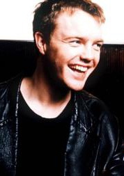 希亚兰·麦克蒙纳敏 Ciarán McMenamin照片