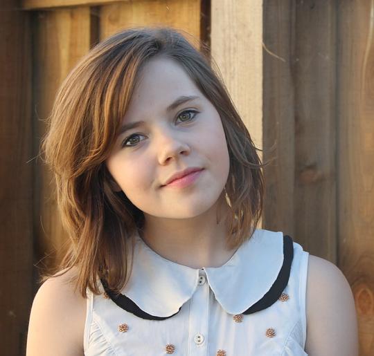 阿米莉娅·皮金 Amelia Pidgeon照片