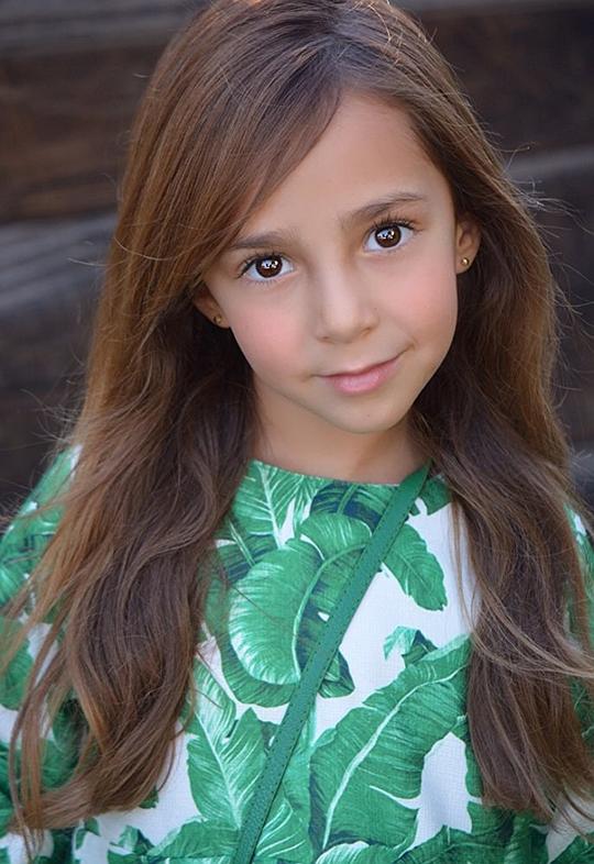 哈萝·博塔里尼 Harlow Bottarini照片