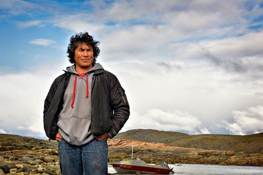 约翰尼·伊萨鲁克 Johnny Issaluk照片