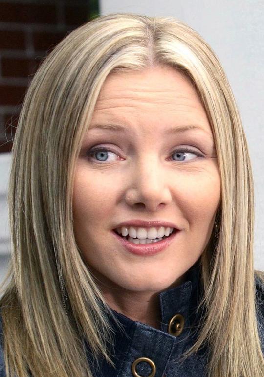 米凯拉·曼 Michaela Mann照片