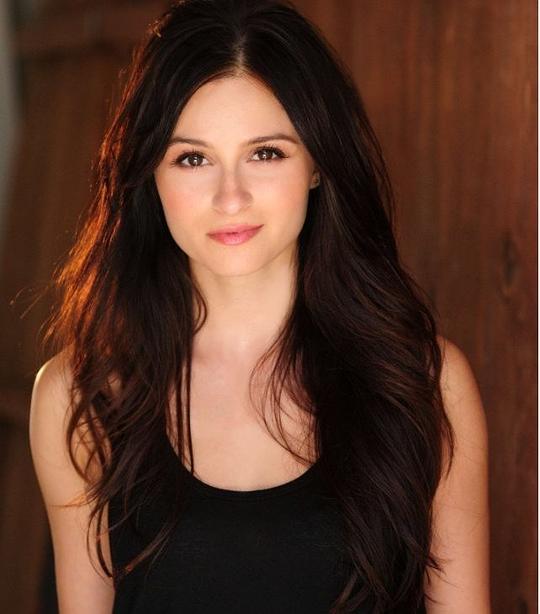 梅勒妮·帕帕拉 Melanie Papalia照片