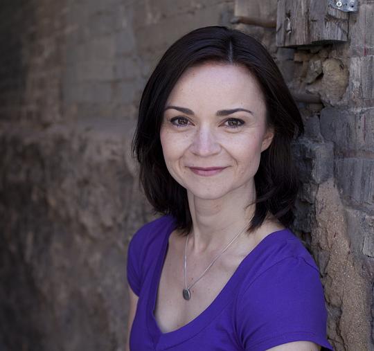 朱莉娅·阿尔科斯 Julia Arkos照片