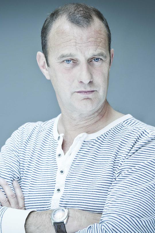 菲尔·康韦尔 Phil Cornwell照片