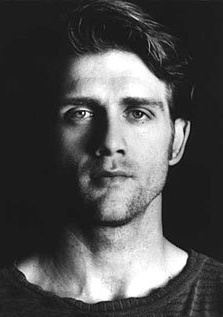 戈登·科里 Gordon Currie照片