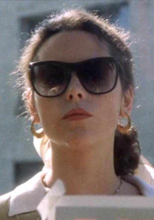 琳恩·亚当斯 Lynne Adams照片