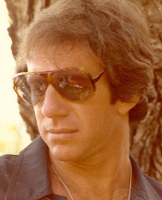 史蒂文·希利亚德·斯特恩 Steven Hilliard Stern照片