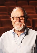 吉尔伯特·凯茨 Gilbert Cates照片