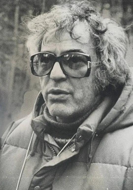 哈维·哈特 Harvey Hart照片