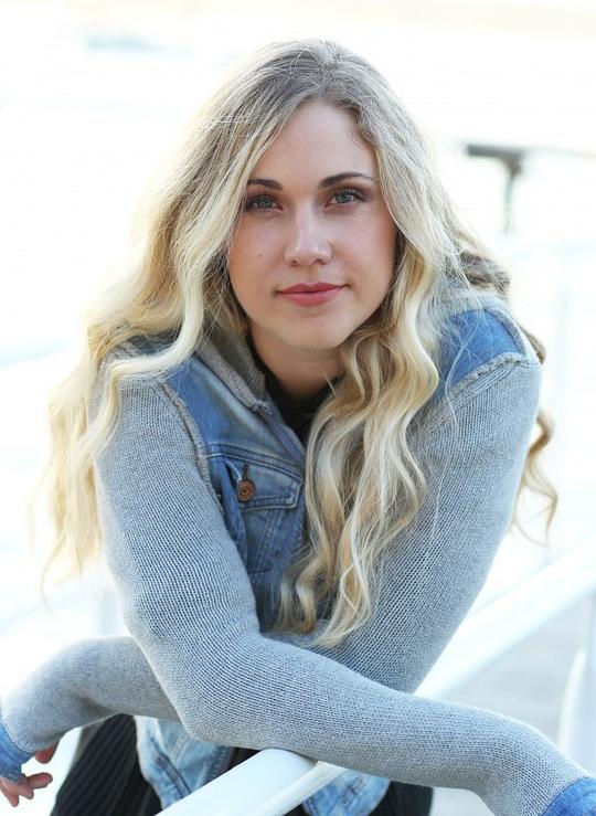 尤兰达·拉姆克 Yolanda Ramke照片