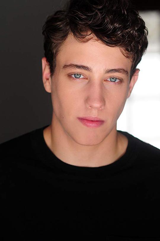 瑞恩·李 Ryan Lee照片