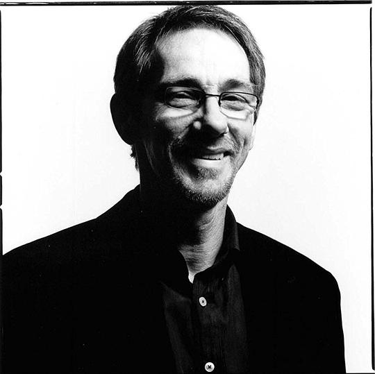 金·吉尔 Kim Gyngell照片